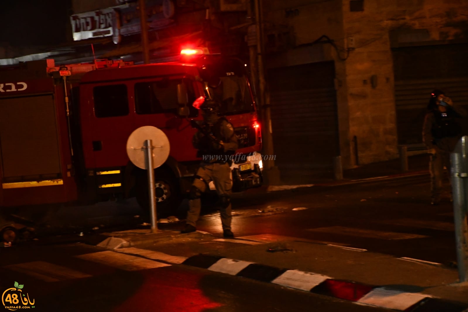 فيديو: احراق حاويات وسط شارع ييفت بيافا واعتقال 5 شبان